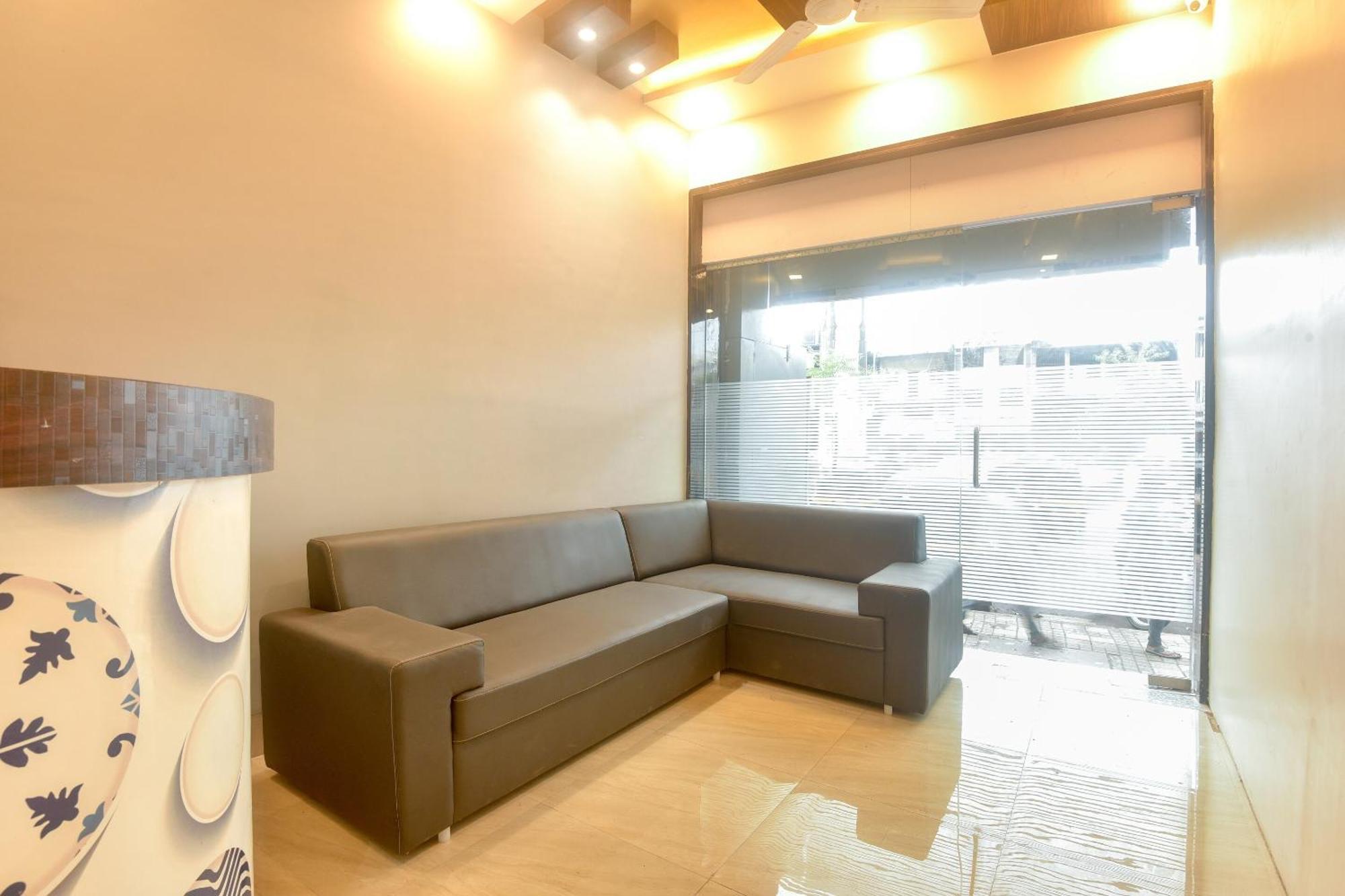 Oyo64671皇家水上酒店 孟买 外观 照片